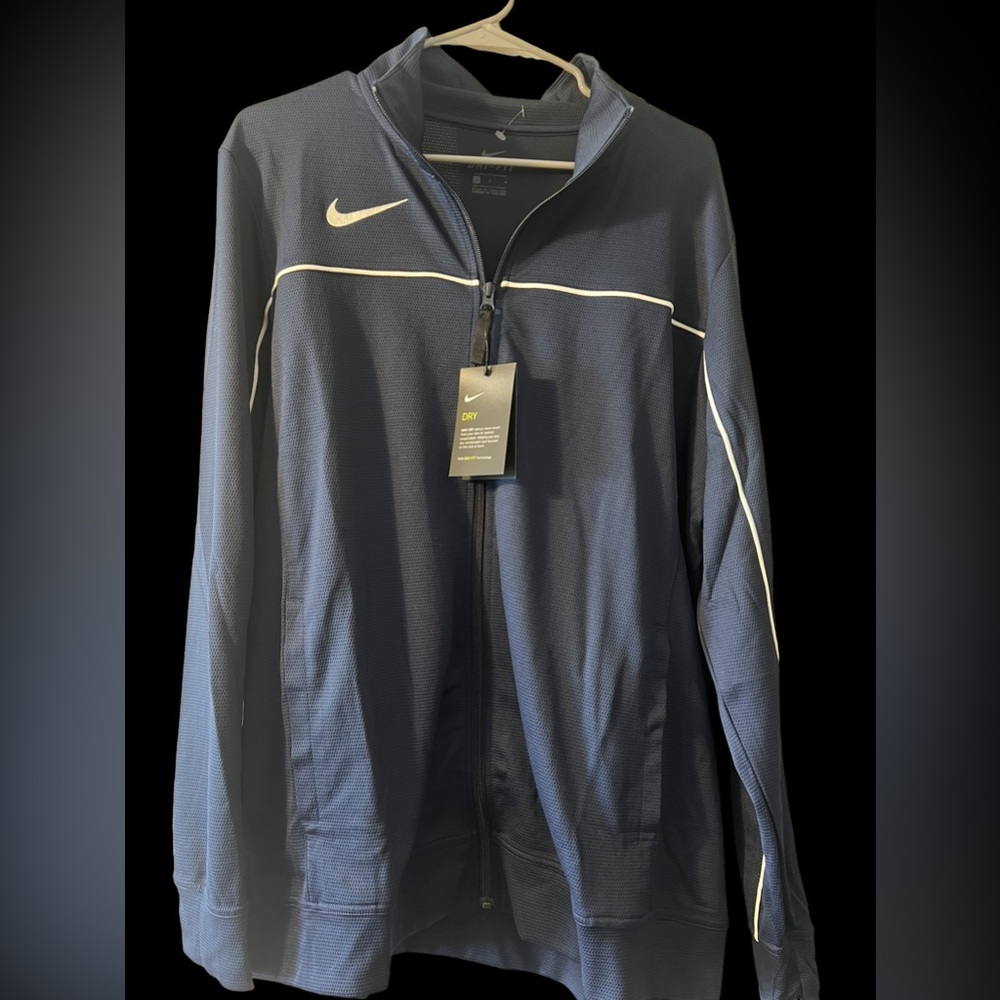 Men’s Nike Dry Fit Long Sleeve Pullover NWT L